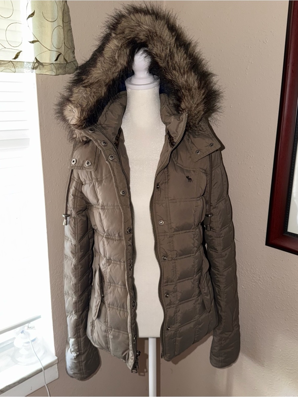 Vintage Y2K Abercrombie & Fitch 2000s Faux Fur Hooded Quilted Puffer Jacket